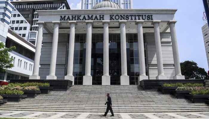 MK Diskualifikasi Seluruh Paslon Pilkada Barito Utara karena Politik Uang Masif