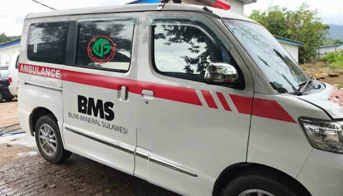 Respon Cepat Ambulans BMS, Korban Kecelakaan di Bukit Harapan Luwu Dievakuasi