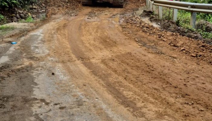 Gerak Cepat PT Masmindo Dwe Area, Jalan Kadundung yang Tertimbun Longsor Kembali Dibuka