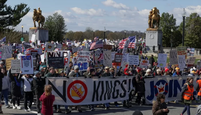 Gelombang Protes “No Kings” Guncang Amerika Serikat: Ribuan Massa Suarakan Penolakan Otoritarianisme dengan Fokus di Minnesota