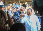 Ini Kata Ganjar  soal Momen Gandengan dengan Prabowo di Pekalongan