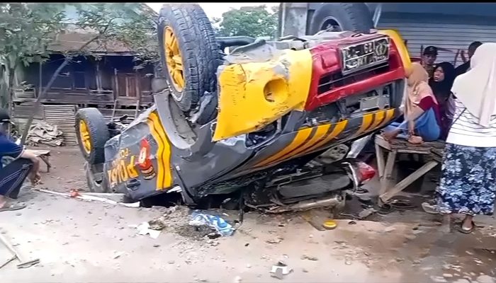 Mobil Patroli Polsek Hu’u Tabrak 8 Warga, Satu Kritis di Dompu