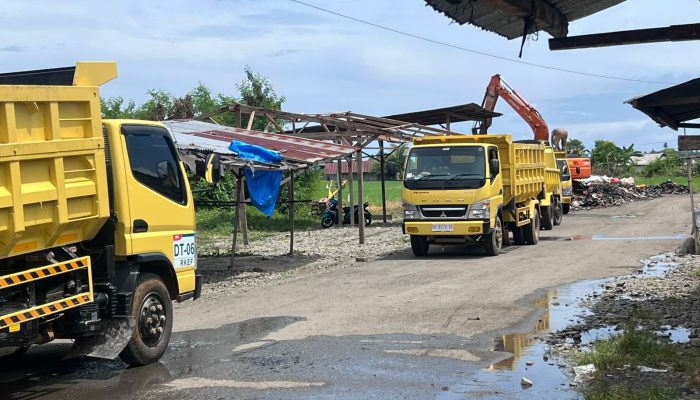 PT BMS Bersihkan Pasar Padang Sappa, Langkah Nyata Antisipasi Banjir