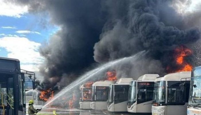 Iran  Serang Balik Israel: Rudal Balistik Hantam Haifa, Yerusalem, dan Galilea