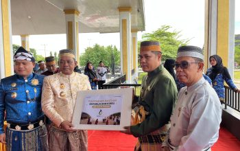 MDA Serahkan Bantuan Pendidikan untuk 10 Sekolah di Luwu pada Upacara Hardiknas 2026