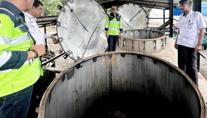 Bantuan MDA Hadirkan Penyulingan Nilam Pertama di Bonelemo, Permudah Petani Olah Hasil Panen